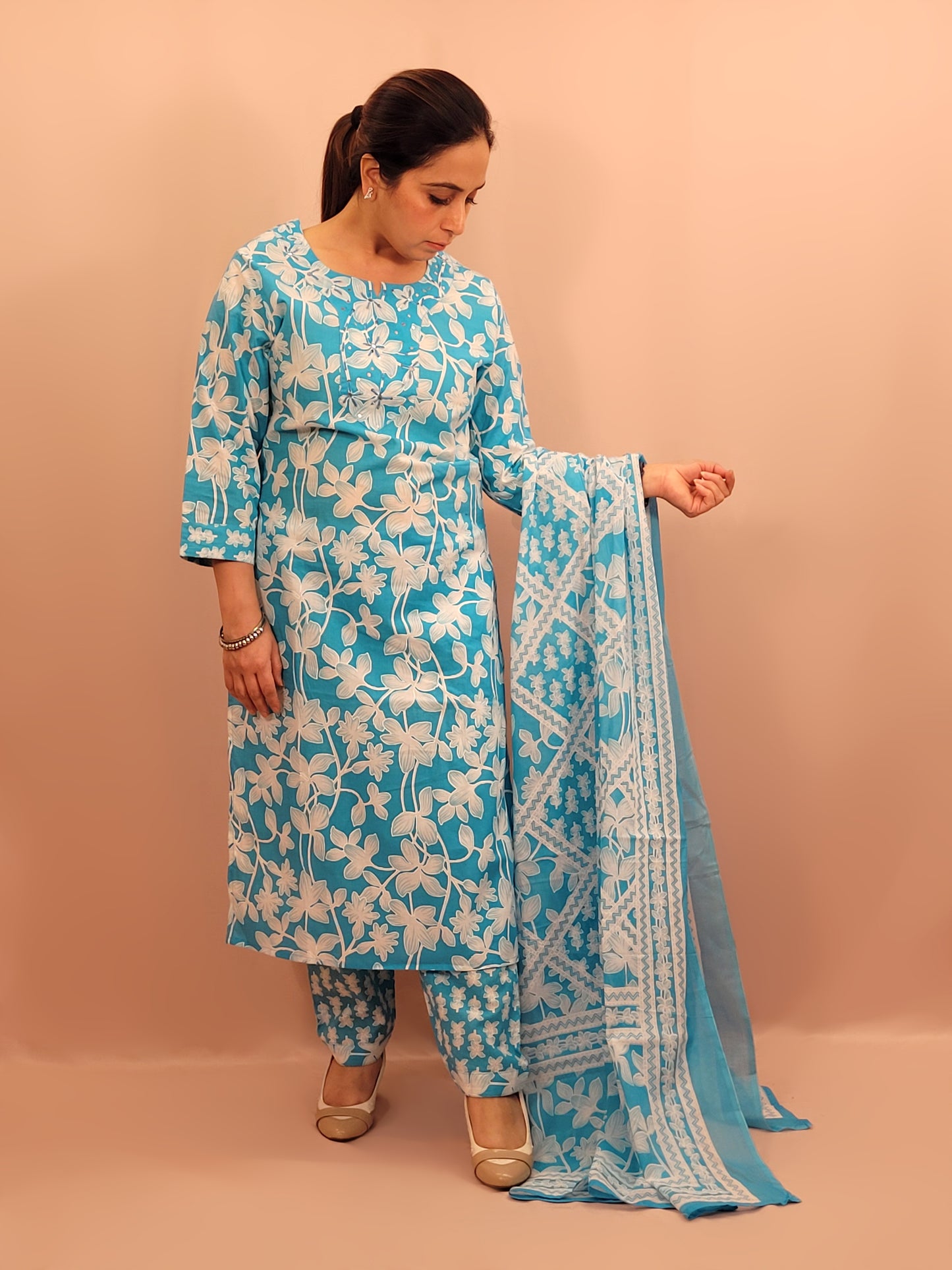 Kurta Set for women Cotton kurta set for women Kurti pant set with dupatta Biba kurta set Libas kurta set for women Pakistani kurta set Kurti set for women Kurta sets for ladies Pakistani kurta set for women Cotton kurti set for women Chikankari kurta set Office Wear Kurta Set for Women