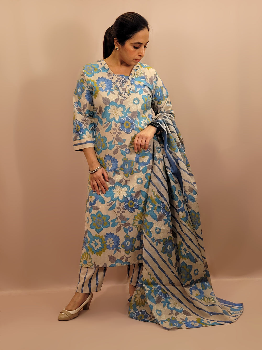 Kurta Set for women Cotton kurta set for women Kurti pant set with dupatta Biba kurta set Libas kurta set for women Pakistani kurta set Kurti set for women Kurta sets for ladies Pakistani kurta set for women Cotton kurti set for women Chikankari kurta set Office Wear Kurta Set for Women