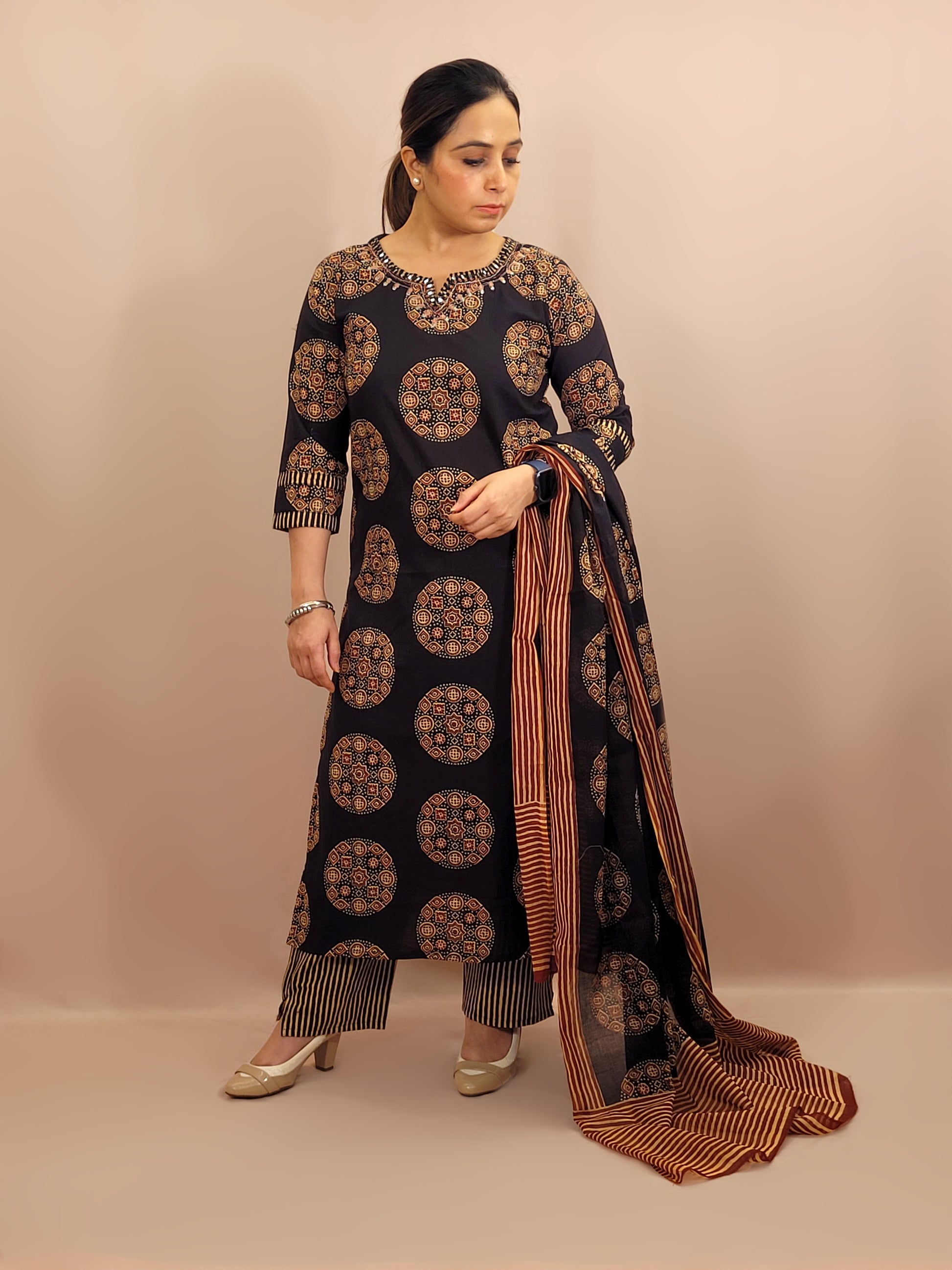 Kurta Set for women Cotton kurta set for women Kurti pant set with dupatta Biba kurta set Libas kurta set for women Pakistani kurta set Kurti set for women Kurta sets for ladies Pakistani kurta set for women Cotton kurti set for women Chikankari kurta set Office Wear Kurta Set for Women