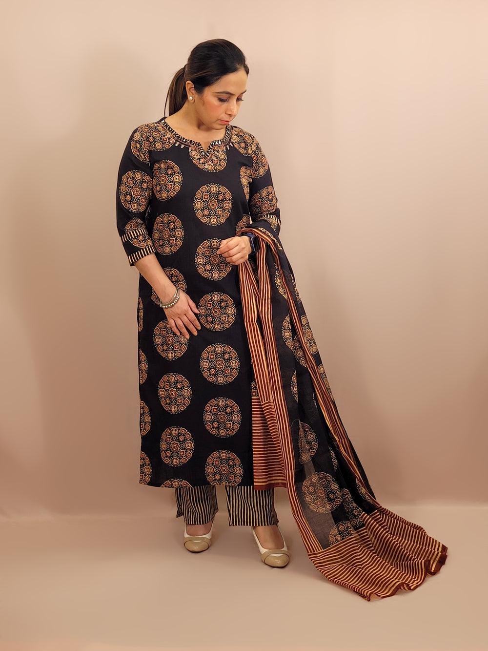 Kurta Set for women Cotton kurta set for women Kurti pant set with dupatta Biba kurta set Libas kurta set for women Pakistani kurta set Kurti set for women Kurta sets for ladies Pakistani kurta set for women Cotton kurti set for women Chikankari kurta set Office Wear Kurta Set for Women