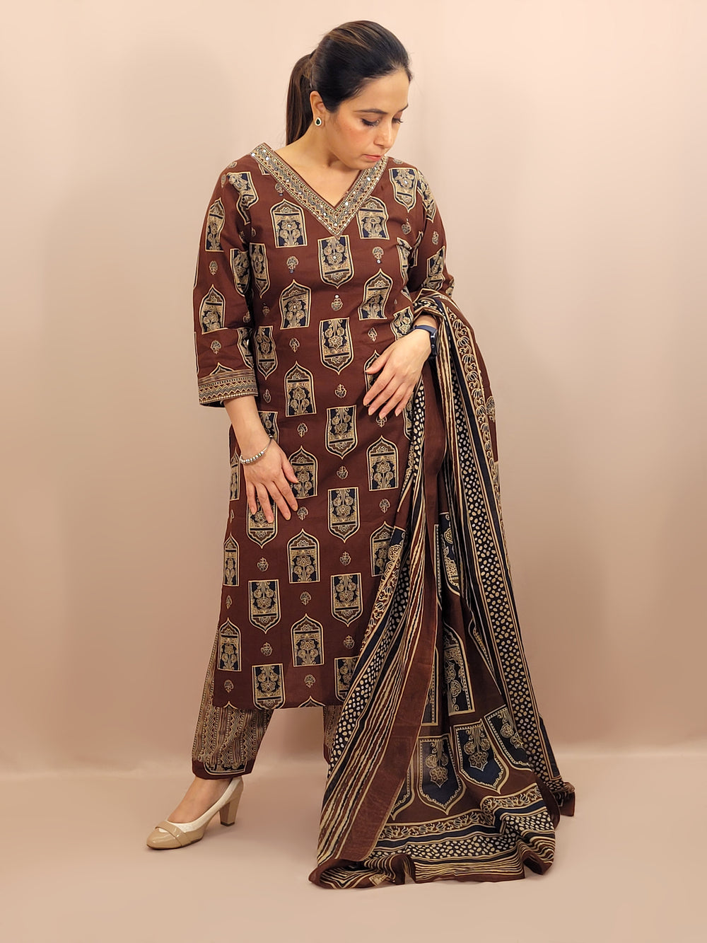 Kurta Set for women Cotton kurta set for women Kurti pant set with dupatta Biba kurta set Libas kurta set for women Pakistani kurta set Kurti set for women Kurta sets for ladies Pakistani kurta set for women Cotton kurti set for women Chikankari kurta set Office Wear Kurta Set for Women