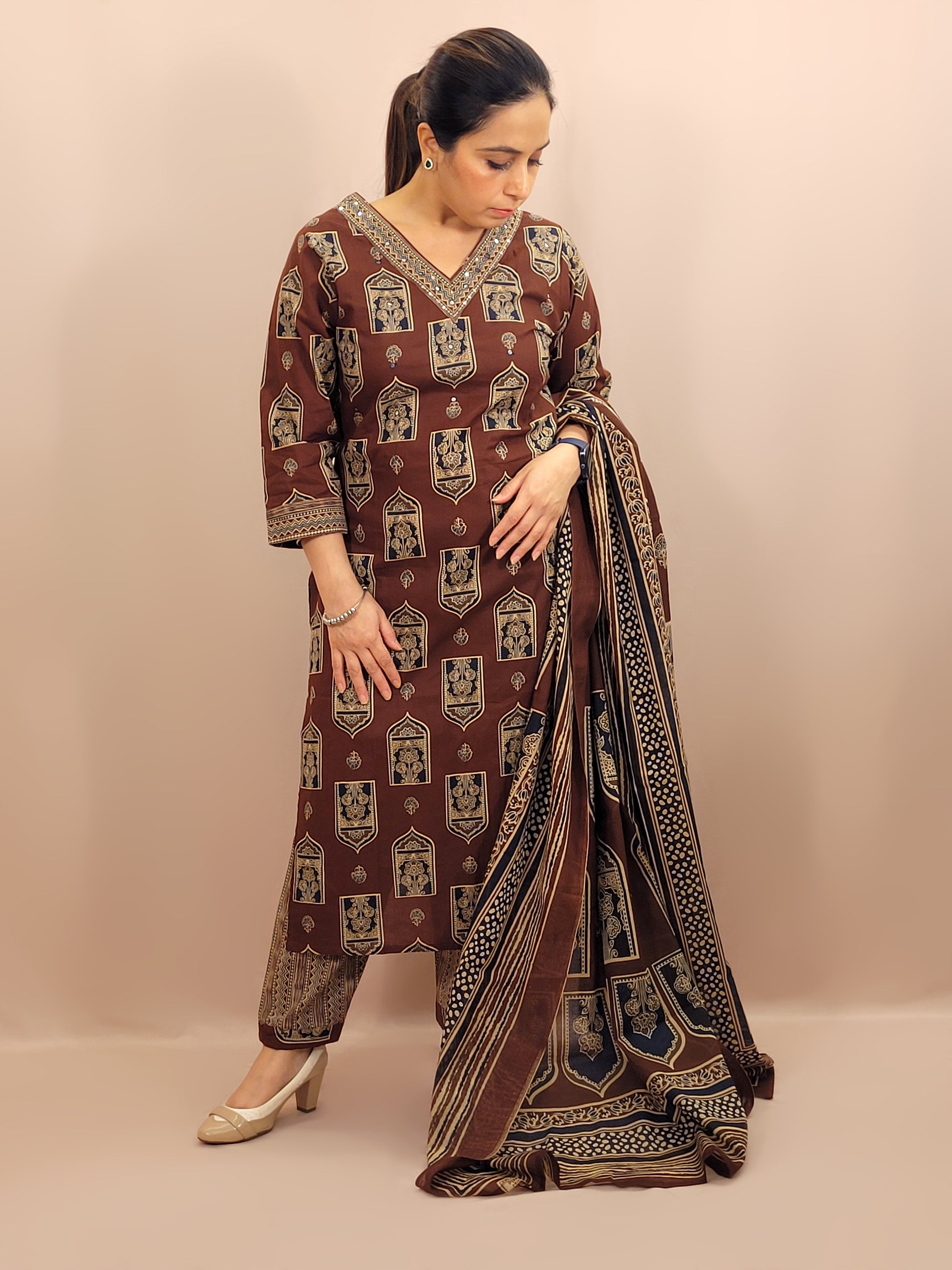 Kurta Set for women Cotton kurta set for women Kurti pant set with dupatta Biba kurta set Libas kurta set for women Pakistani kurta set Kurti set for women Kurta sets for ladies Pakistani kurta set for women Cotton kurti set for women Chikankari kurta set Office Wear Kurta Set for Women