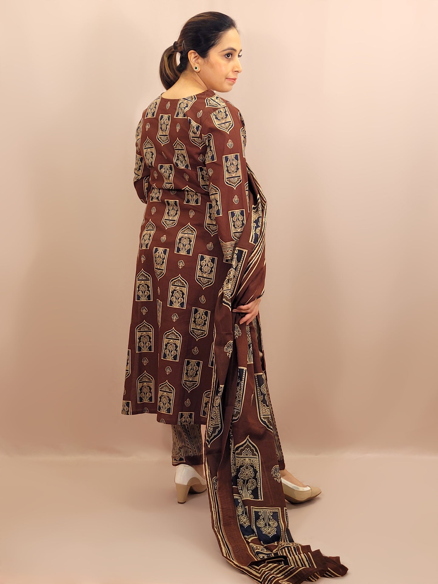 Kurta Set for women Cotton kurta set for women Kurti pant set with dupatta Biba kurta set Libas kurta set for women Pakistani kurta set Kurti set for women Kurta sets for ladies Pakistani kurta set for women Cotton kurti set for women Chikankari kurta set Office Wear Kurta Set for Women