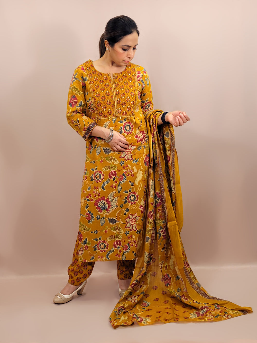 Kurta Set for women Cotton kurta set for women Kurti pant set with dupatta Biba kurta set Libas kurta set for women Pakistani kurta set Kurti set for women Kurta sets for ladies Pakistani kurta set for women Cotton kurti set for women Chikankari kurta set Office Wear Kurta Set for Women