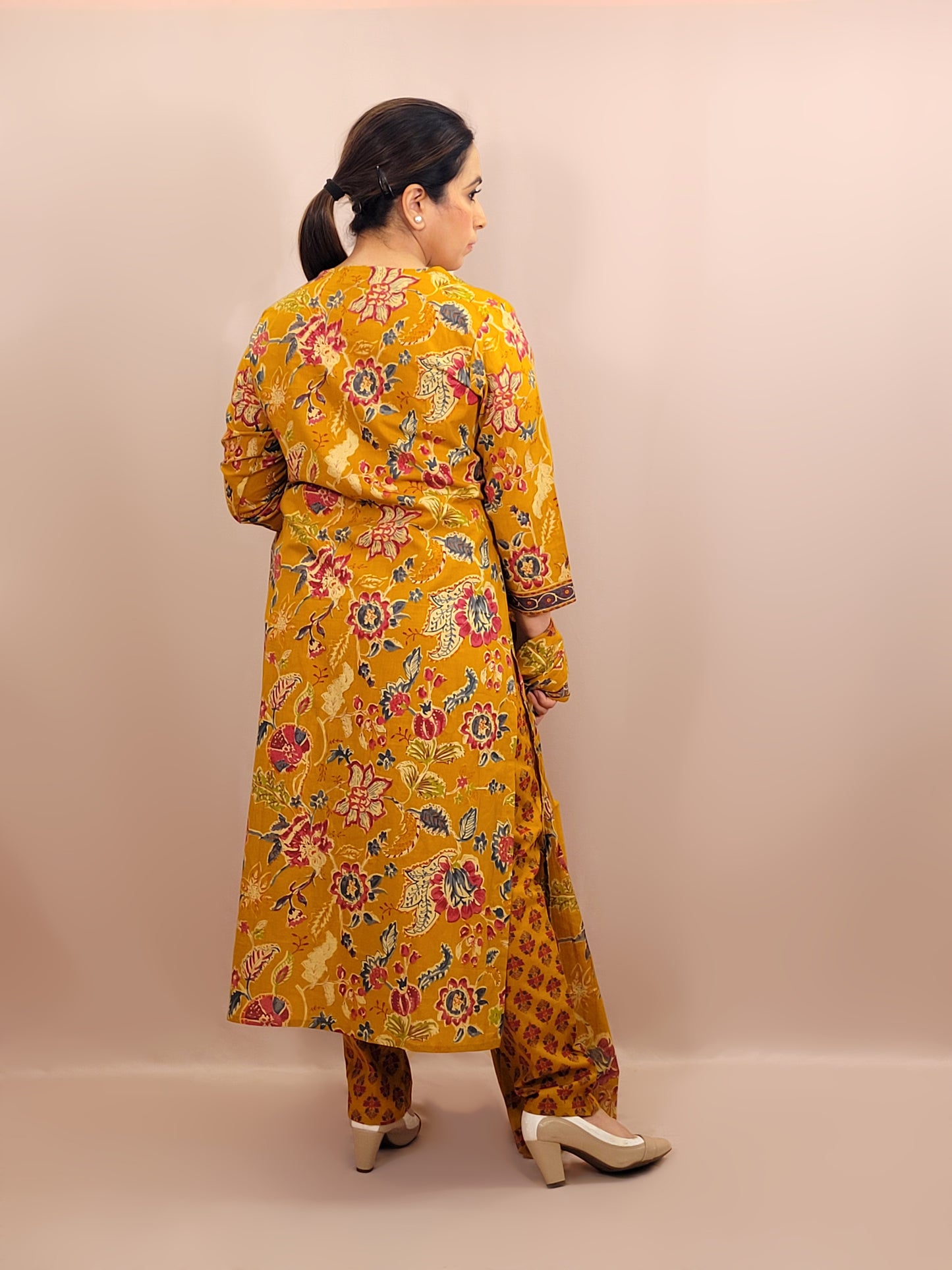 Kurta Set for women Cotton kurta set for women Kurti pant set with dupatta Biba kurta set Libas kurta set for women Pakistani kurta set Kurti set for women Kurta sets for ladies Pakistani kurta set for women Cotton kurti set for women Chikankari kurta set Office Wear Kurta Set for Women