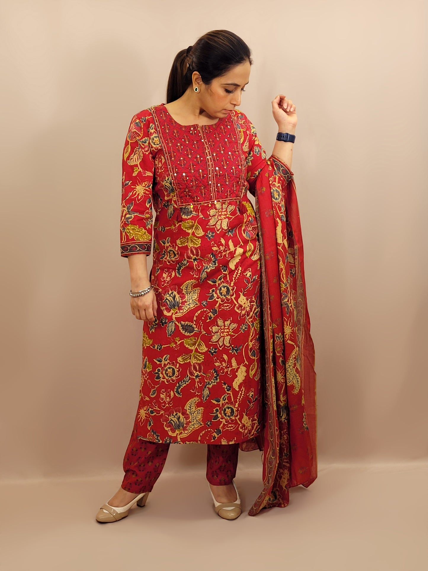 Kurta Set for women Cotton kurta set for women Kurti pant set with dupatta Biba kurta set Libas kurta set for women Pakistani kurta set Kurti set for women Kurta sets for ladies Pakistani kurta set for women Cotton kurti set for women Chikankari kurta set Office Wear Kurta Set for Women