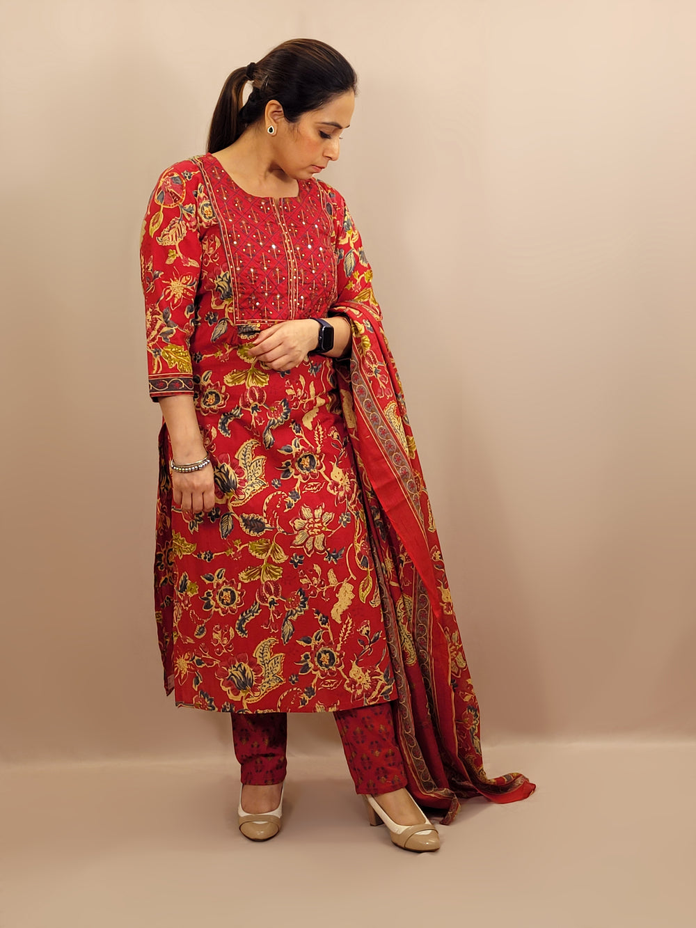Kurta Set for women Cotton kurta set for women Kurti pant set with dupatta Biba kurta set Libas kurta set for women Pakistani kurta set Kurti set for women Kurta sets for ladies Pakistani kurta set for women Cotton kurti set for women Chikankari kurta set Office Wear Kurta Set for Women