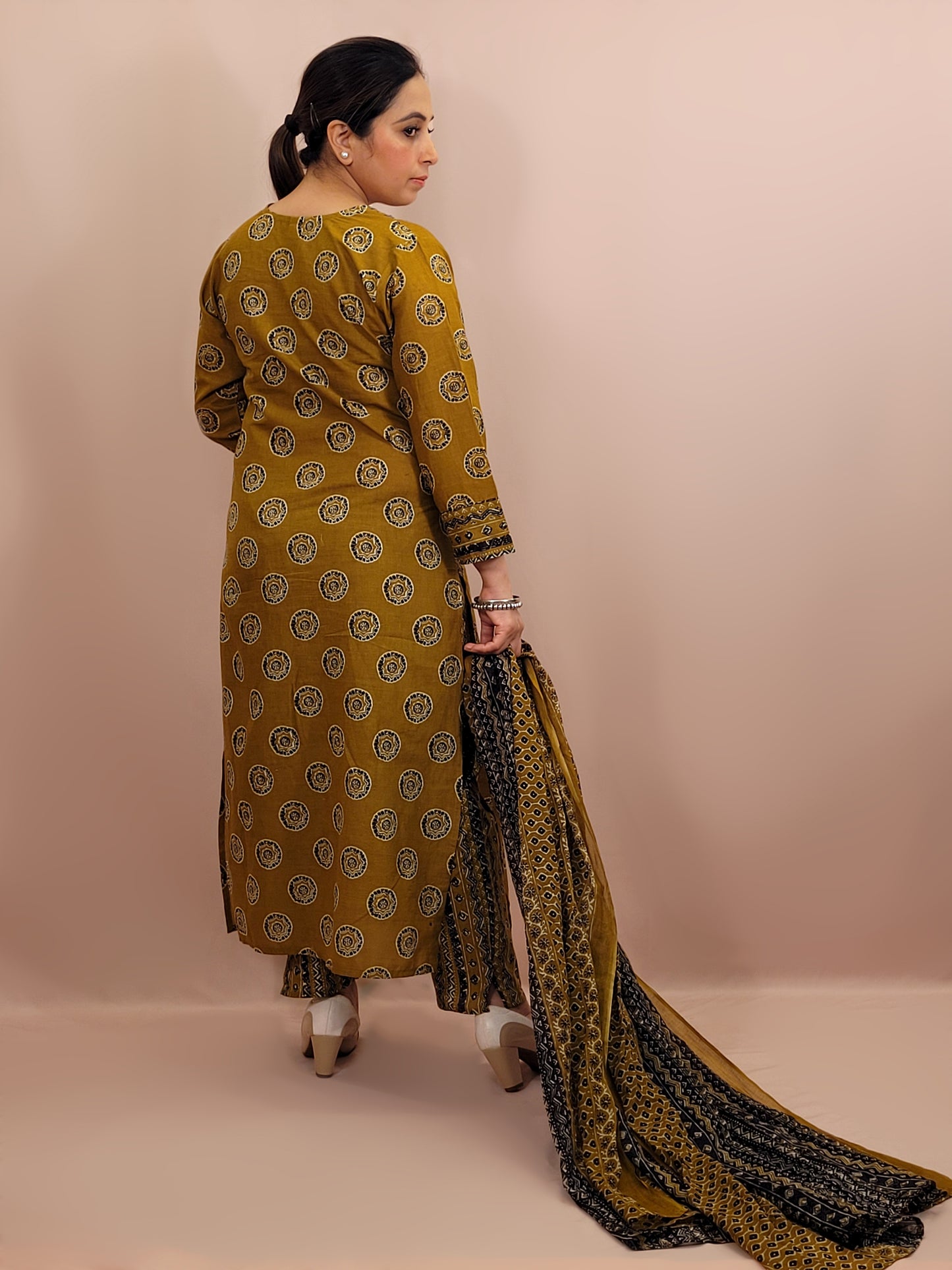 Kurta Set for women Cotton kurta set for women Kurti pant set with dupatta Biba kurta set Libas kurta set for women Pakistani kurta set Kurti set for women Kurta sets for ladies Pakistani kurta set for women Cotton kurti set for women Chikankari kurta set Office Wear Kurta Set for Women