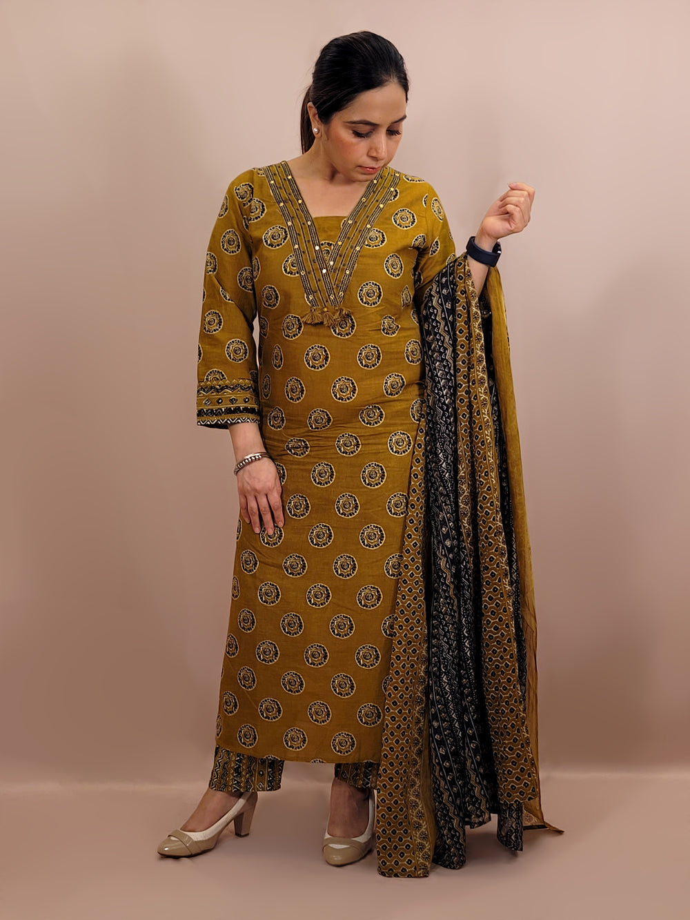 Kurta Set for women Cotton kurta set for women Kurti pant set with dupatta Biba kurta set Libas kurta set for women Pakistani kurta set Kurti set for women Kurta sets for ladies Pakistani kurta set for women Cotton kurti set for women Chikankari kurta set Office Wear Kurta Set for Women