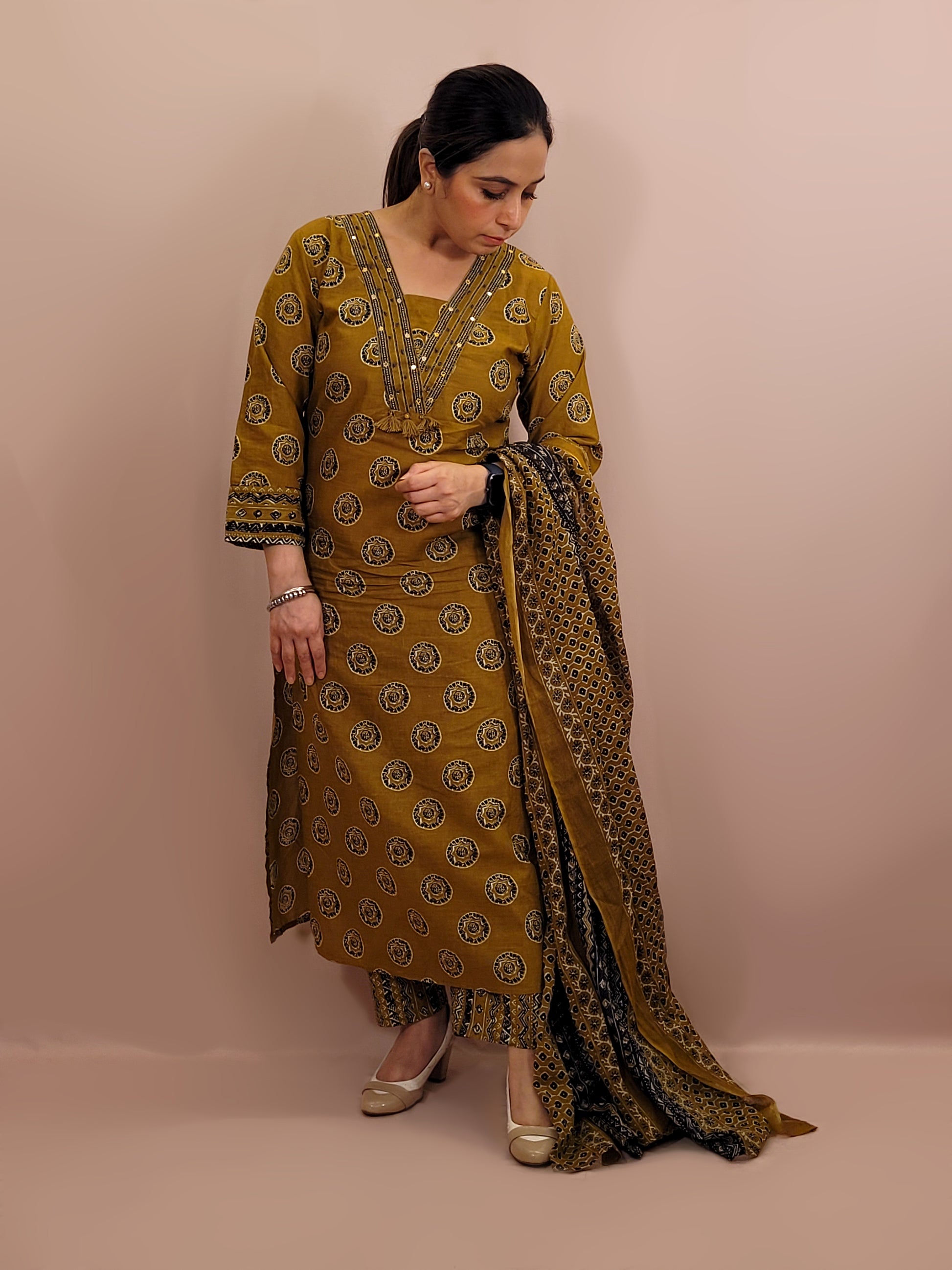 Kurta Set for women Cotton kurta set for women Kurti pant set with dupatta Biba kurta set Libas kurta set for women Pakistani kurta set Kurti set for women Kurta sets for ladies Pakistani kurta set for women Cotton kurti set for women Chikankari kurta set Office Wear Kurta Set for Women