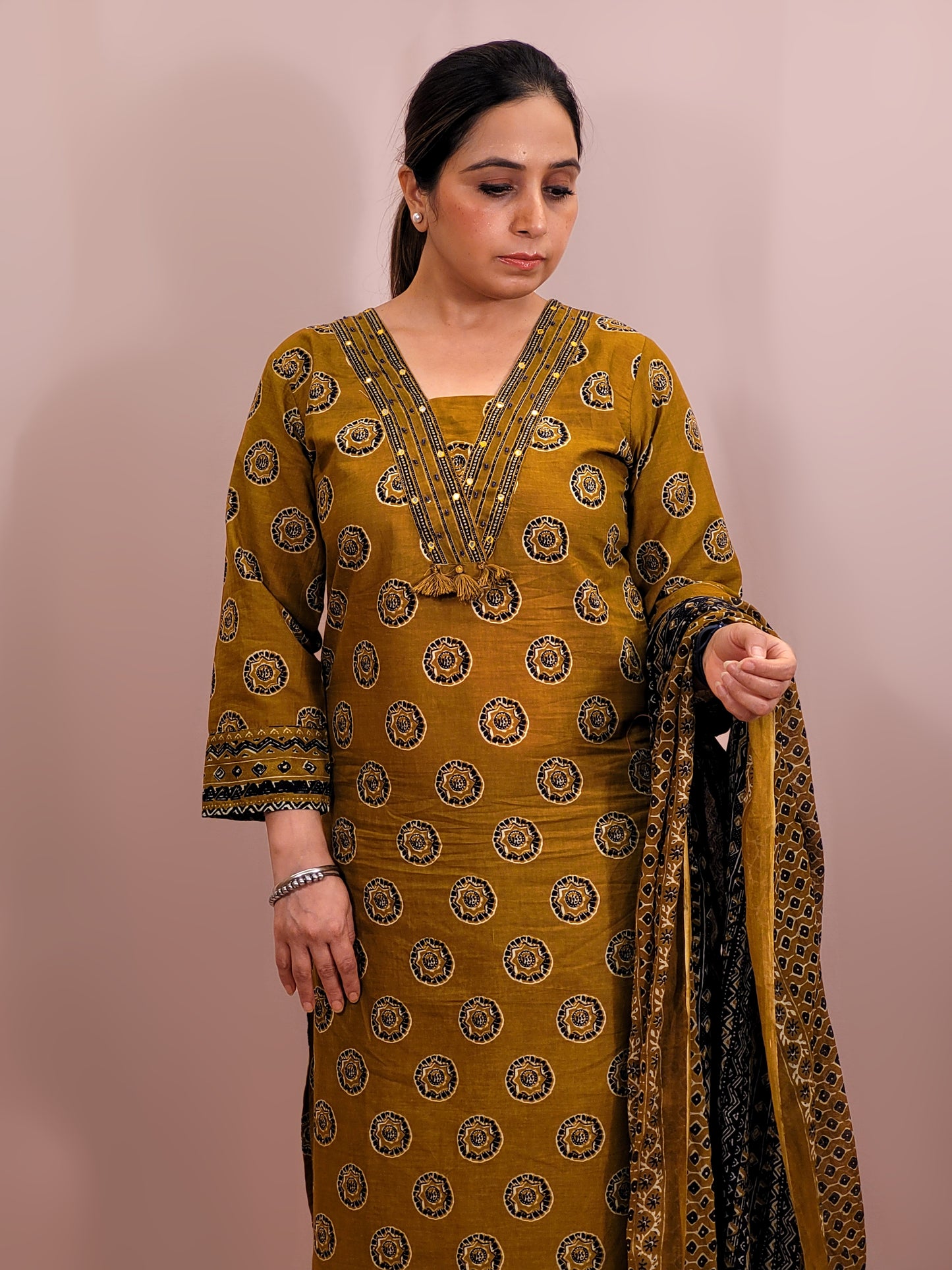 Kurta Set for women Cotton kurta set for women Kurti pant set with dupatta Biba kurta set Libas kurta set for women Pakistani kurta set Kurti set for women Kurta sets for ladies Pakistani kurta set for women Cotton kurti set for women Chikankari kurta set Office Wear Kurta Set for Women