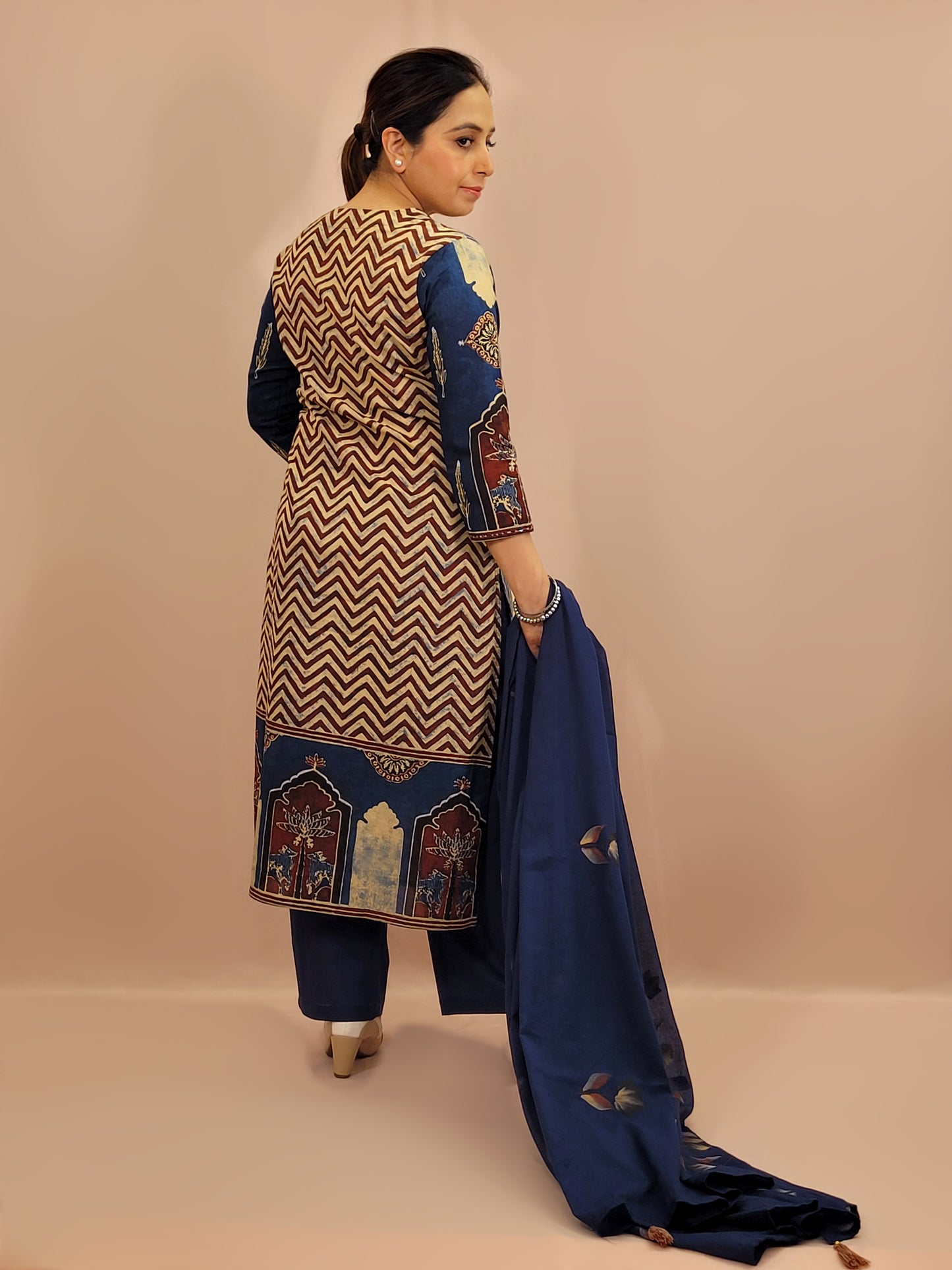 Kurta Set for women Cotton kurta set for women Kurti pant set with dupatta Biba kurta set Libas kurta set for women Pakistani kurta set Kurti set for women Kurta sets for ladies Pakistani kurta set for women Cotton kurti set for women Chikankari kurta set Office Wear Kurta Set for Women