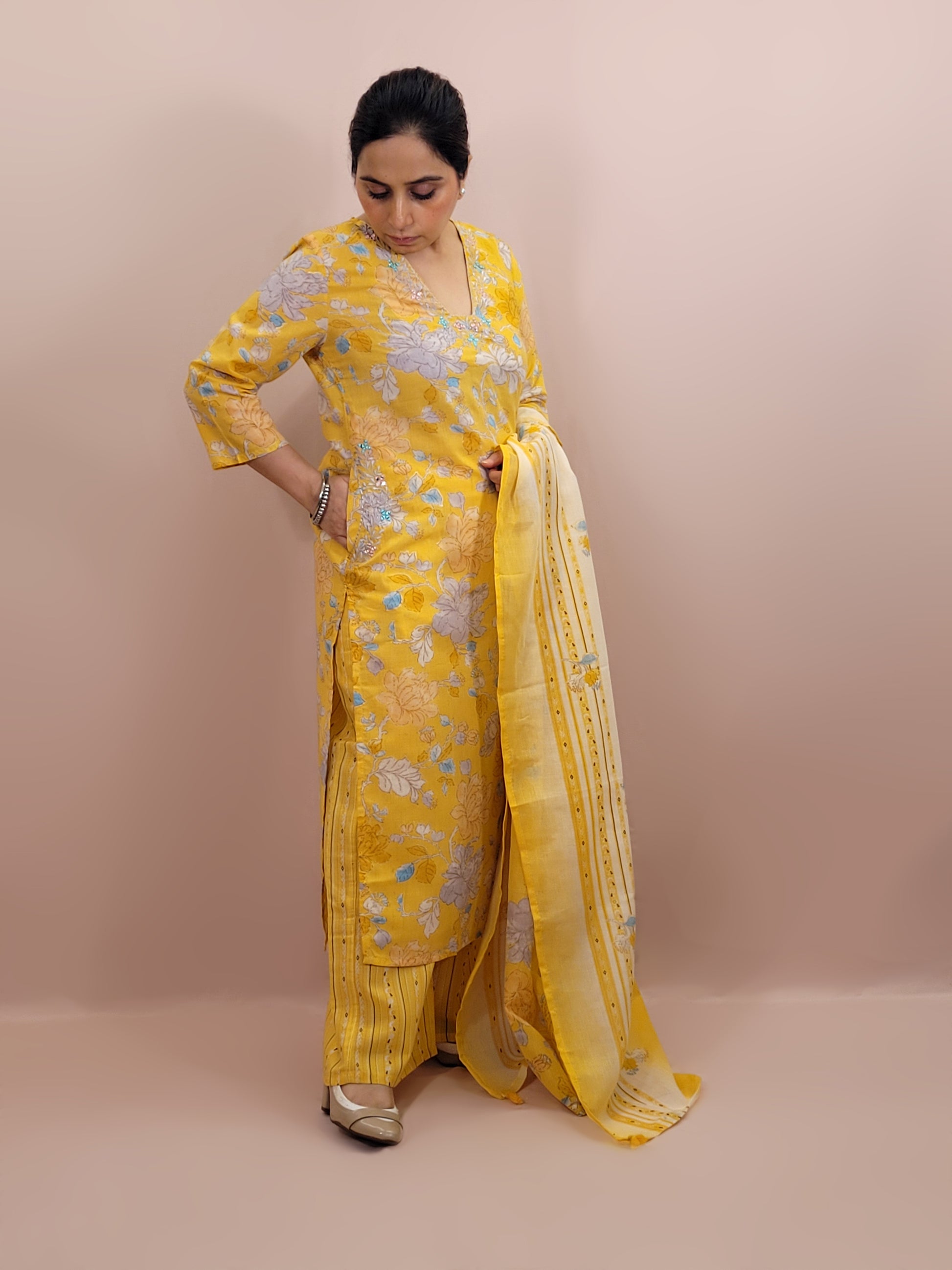 Kurta Set for women Cotton kurta set for women Kurti pant set with dupatta Biba kurta set Libas kurta set for women Pakistani kurta set Kurti set for women Kurta sets for ladies Pakistani kurta set for women Cotton kurti set for women Chikankari kurta set Office Wear Kurta Set for Women