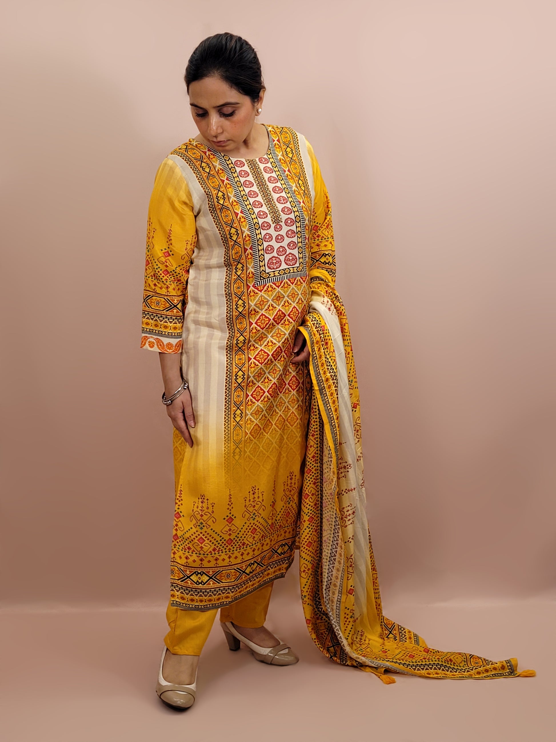 Kurta Set for women Cotton kurta set for women Kurti pant set with dupatta Biba kurta set Libas kurta set for women Pakistani kurta set Kurti set for women Kurta sets for ladies Pakistani kurta set for women Cotton kurti set for women Chikankari kurta set Office Wear Kurta Set for Women
