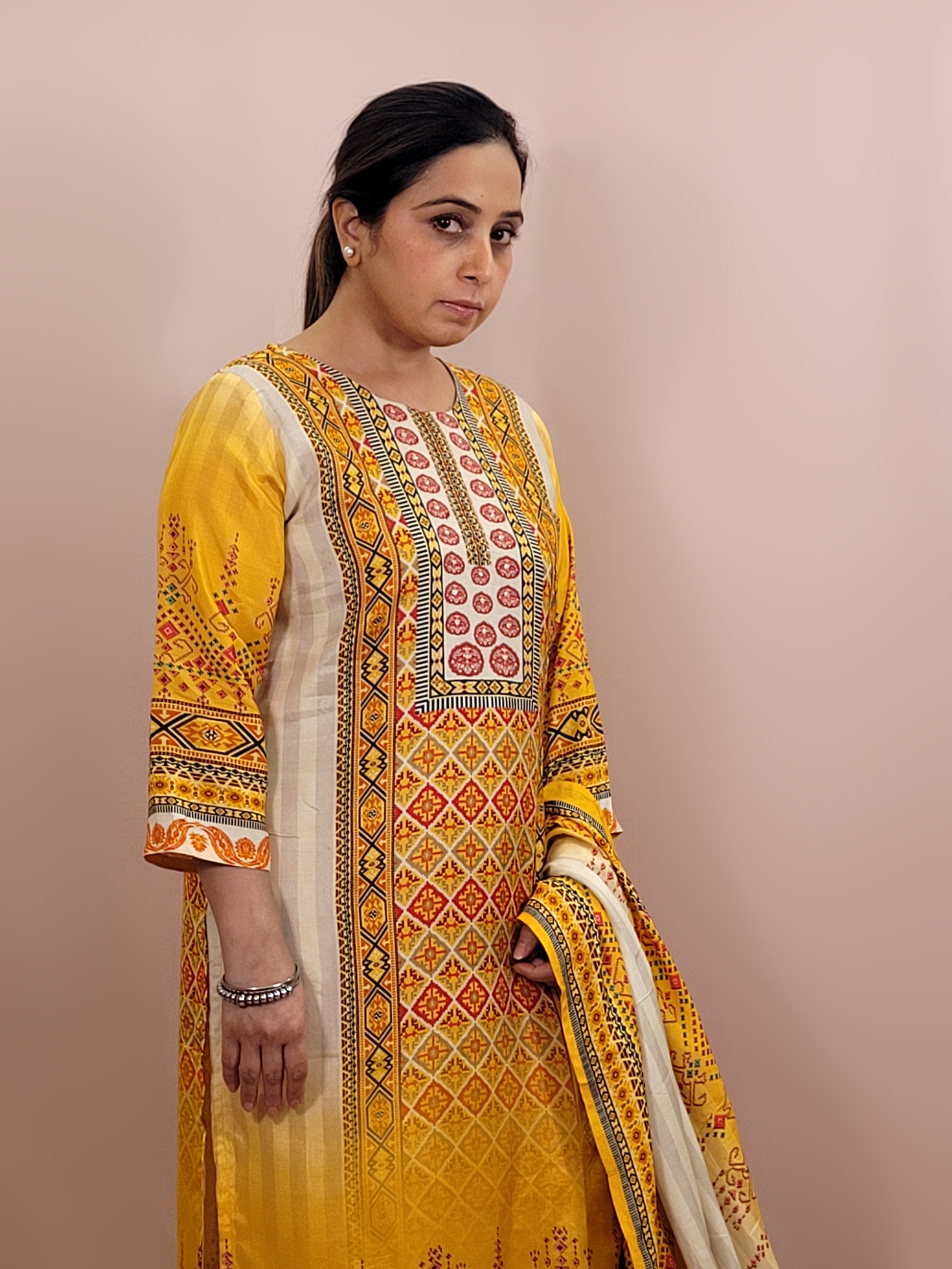Kurta Set for women Cotton kurta set for women Kurti pant set with dupatta Biba kurta set Libas kurta set for women Pakistani kurta set Kurti set for women Kurta sets for ladies Pakistani kurta set for women Cotton kurti set for women Chikankari kurta set Office Wear Kurta Set for Women