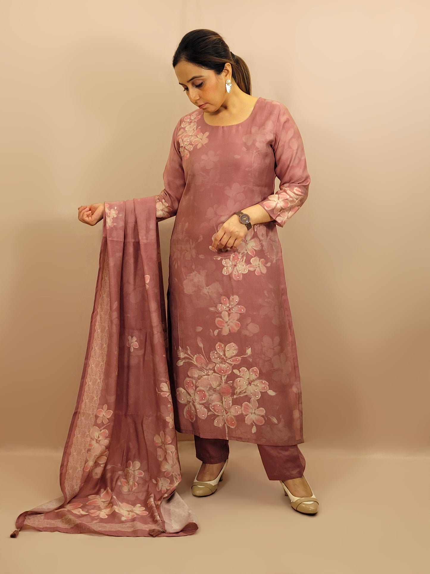 Kurta Set for women Cotton kurta set for women Kurti pant set with dupatta Biba kurta set Libas kurta set for women Pakistani kurta set Kurti set for women Kurta sets for ladies Pakistani kurta set for women Cotton kurti set for women Chikankari kurta set Office Wear Kurta Set for Women