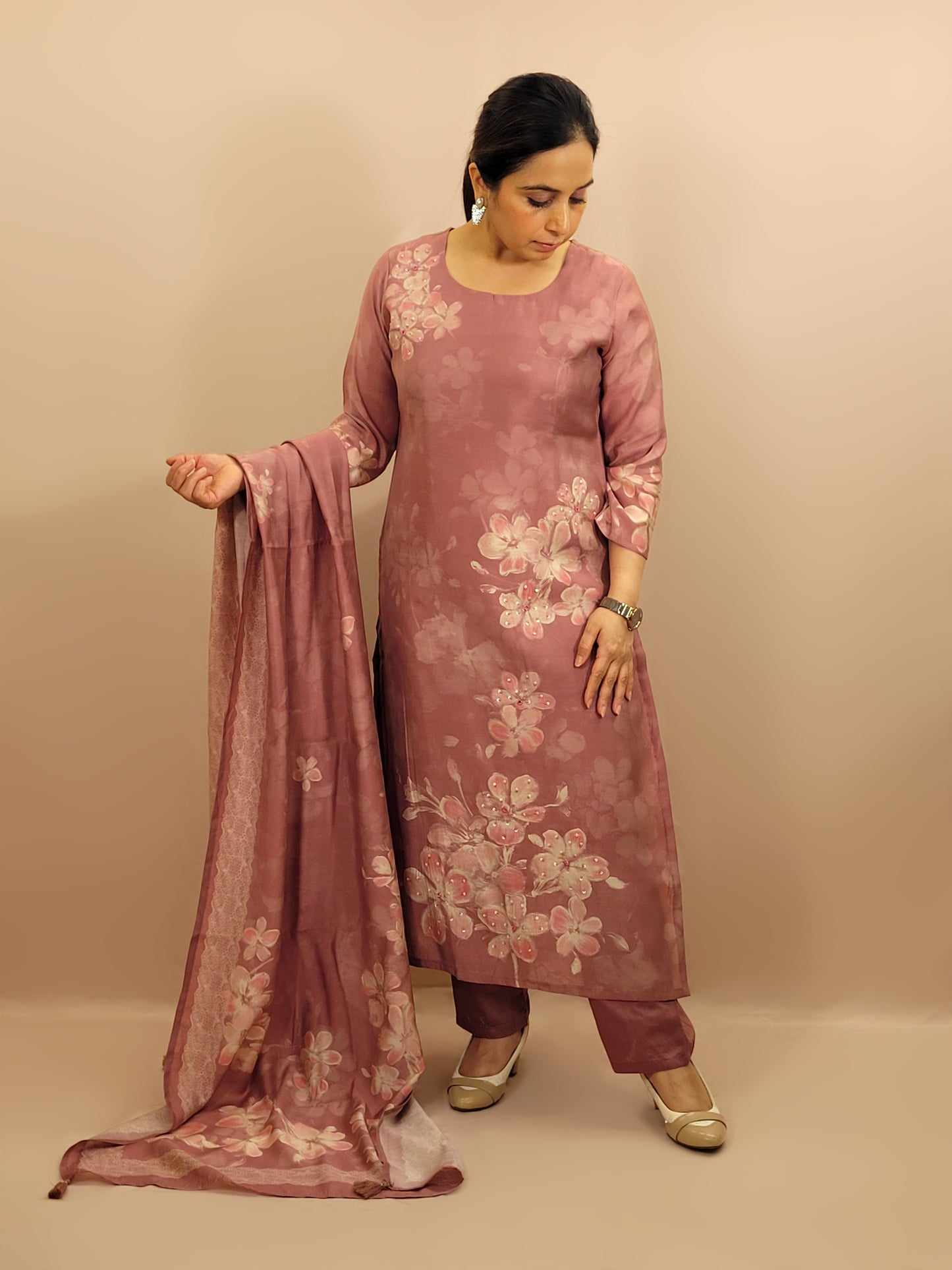 Kurta Set for women Cotton kurta set for women Kurti pant set with dupatta Biba kurta set Libas kurta set for women Pakistani kurta set Kurti set for women Kurta sets for ladies Pakistani kurta set for women Cotton kurti set for women Chikankari kurta set Office Wear Kurta Set for Women