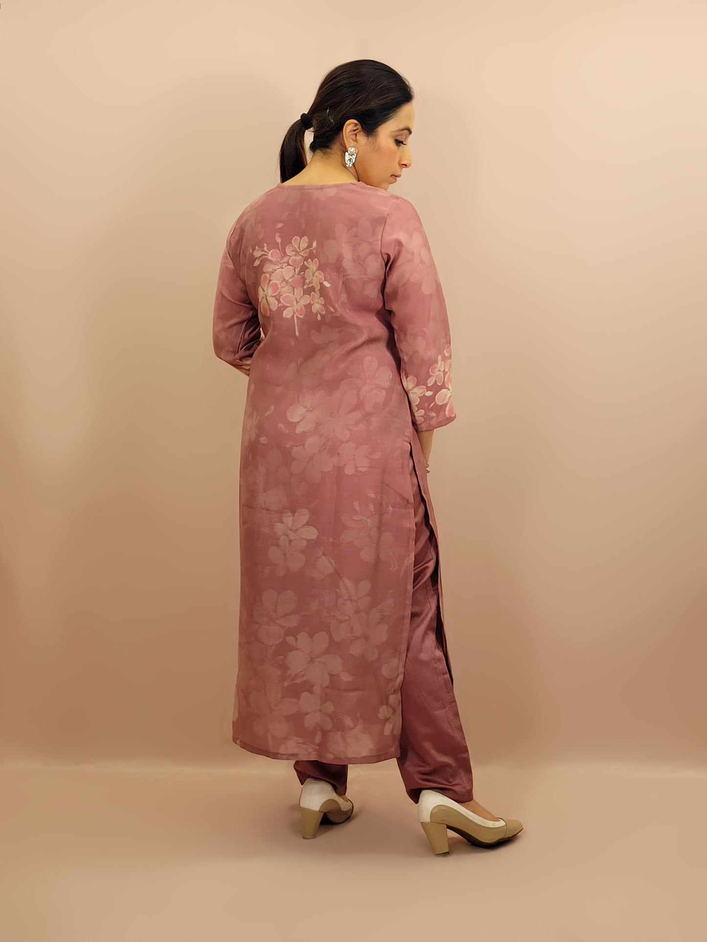 Kurta Set for women Cotton kurta set for women Kurti pant set with dupatta Biba kurta set Libas kurta set for women Pakistani kurta set Kurti set for women Kurta sets for ladies Pakistani kurta set for women Cotton kurti set for women Chikankari kurta set Office Wear Kurta Set for Women