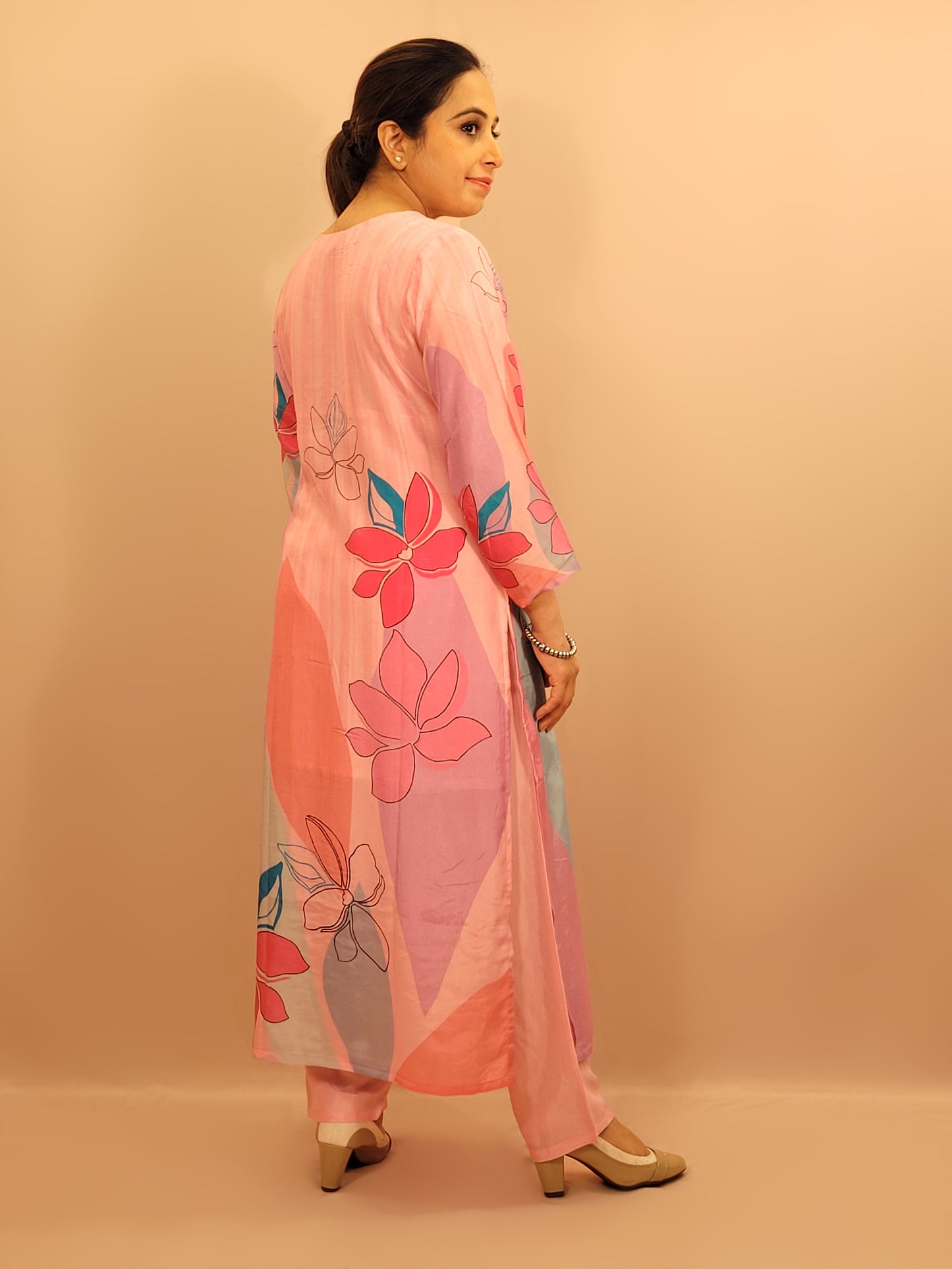 Kurta Set for women Cotton kurta set for women Kurti pant set with dupatta Biba kurta set Libas kurta set for women Pakistani kurta set Kurti set for women Kurta sets for ladies Pakistani kurta set for women Cotton kurti set for women Chikankari kurta set Office Wear Kurta Set for Women