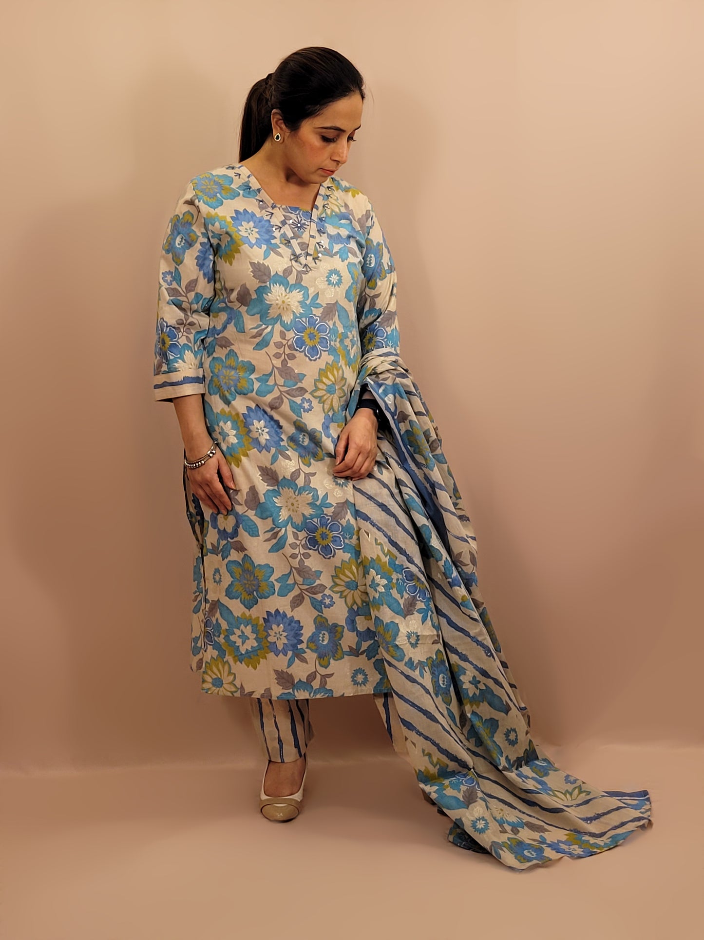 Kurta Set for women Cotton kurta set for women Kurti pant set with dupatta Biba kurta set Libas kurta set for women Pakistani kurta set Kurti set for women Kurta sets for ladies Pakistani kurta set for women Cotton kurti set for women Chikankari kurta set Office Wear Kurta Set for Women