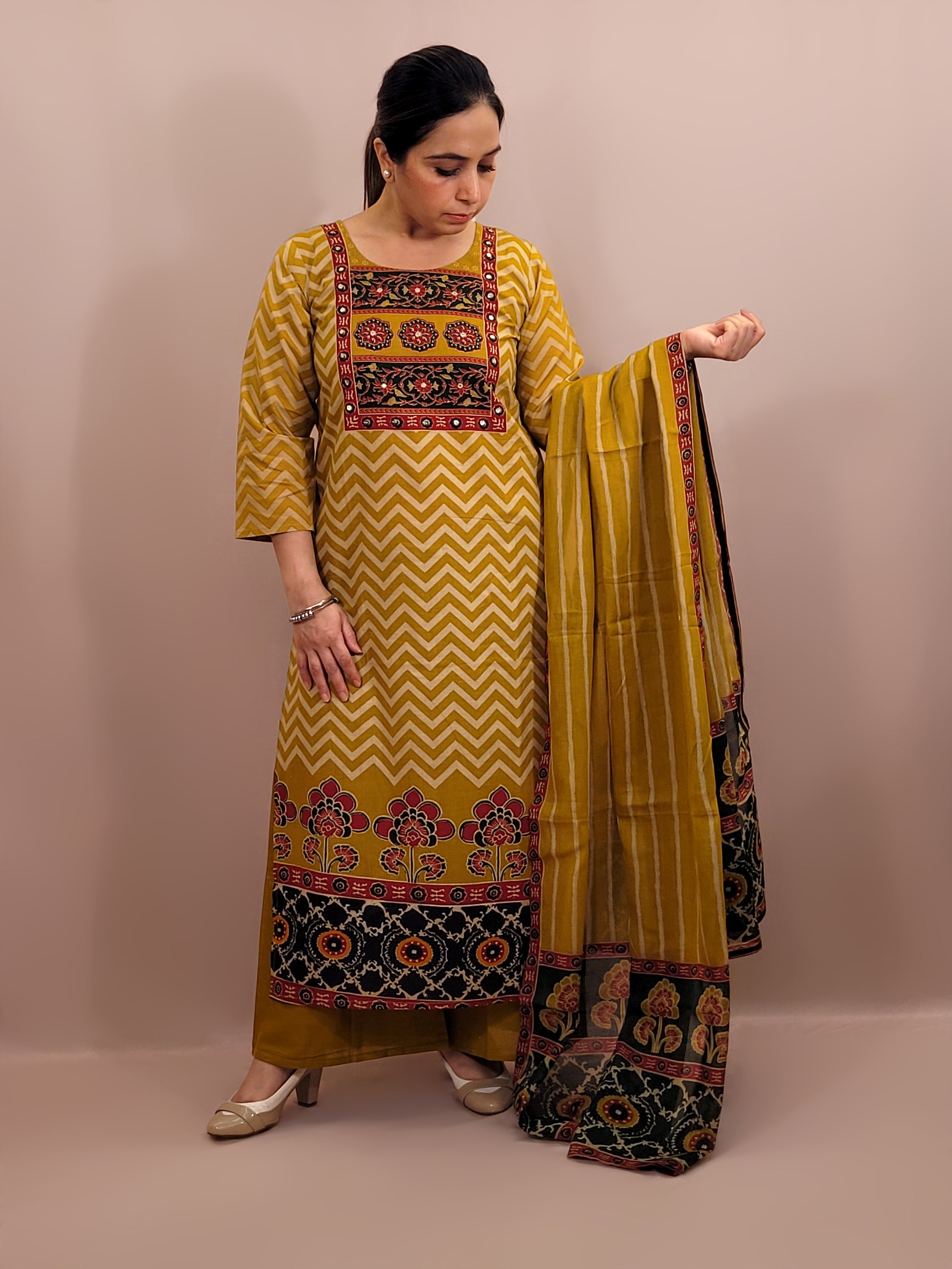Kurta Set for women Cotton kurta set for women Kurti pant set with dupatta Biba kurta set Libas kurta set for women Pakistani kurta set Kurti set for women Kurta sets for ladies Pakistani kurta set for women Cotton kurti set for women Chikankari kurta set Office Wear Kurta Set for Women